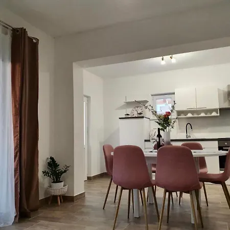 Apartamento Skolj *