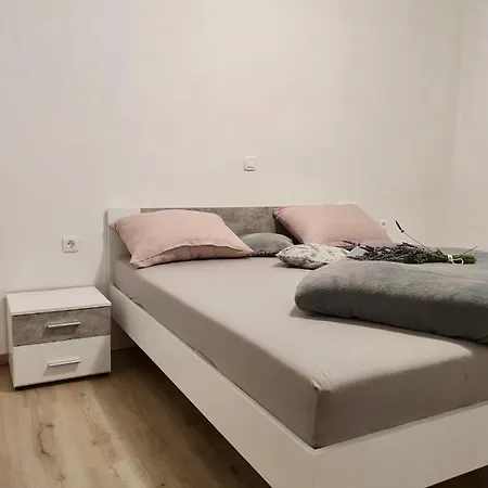 Apartamento Skolj